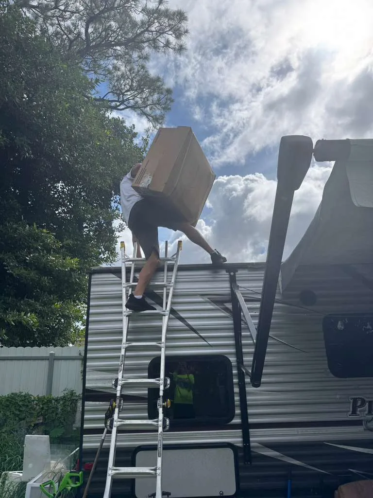 RV rooftop AC repair in Palm Bay, FL